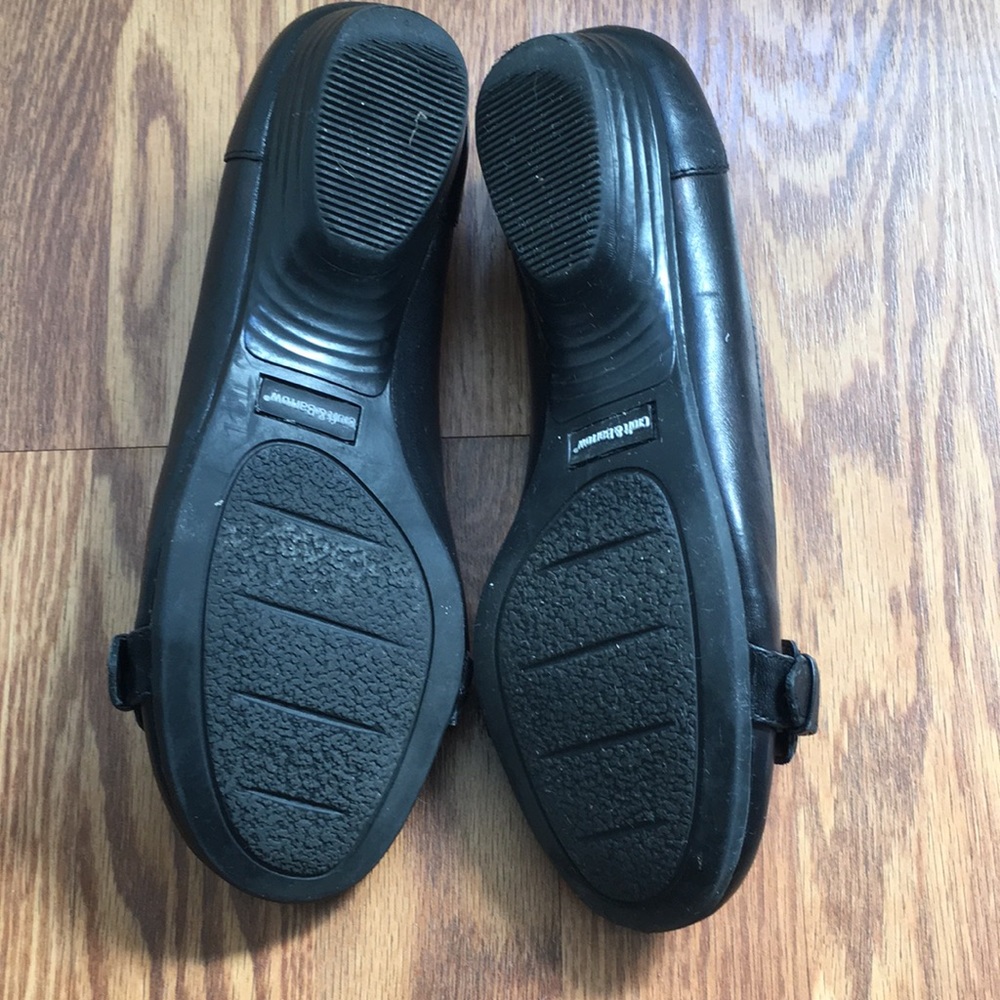 Black Flats - slight heel - Picture 3 of 4
